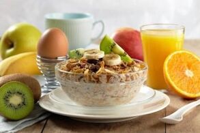 โจ๊กกับผลไม้เป็นอาหารเช้าเพื่อสุขภาพสำหรับการลดน้ำหนัก